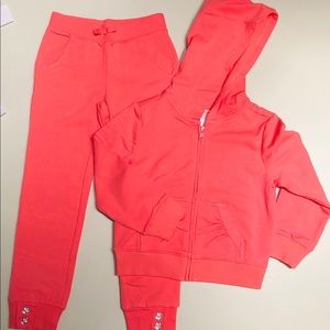 Girl winter cap and pant.